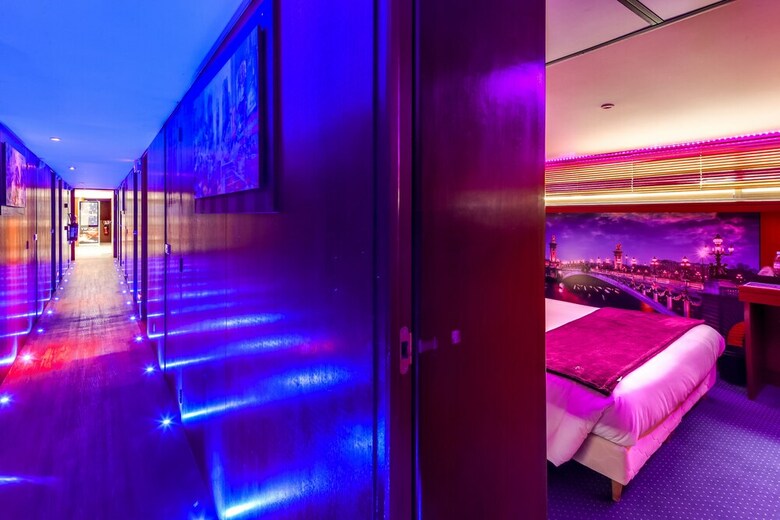 Vip Paris Yacht Hotel