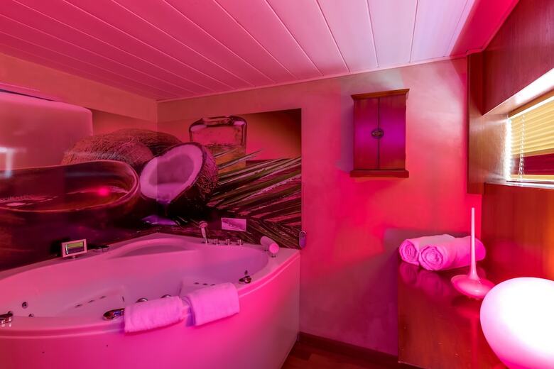 Vip Paris Yacht Hotel