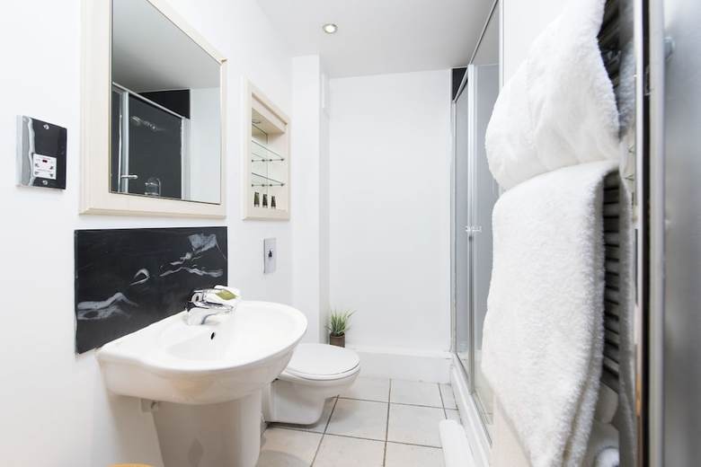 Apartamentos Peaceful & Modern 2br Flat With Water Views