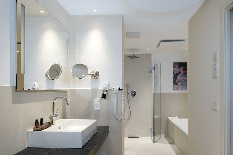 Hotel H�ll Am Main