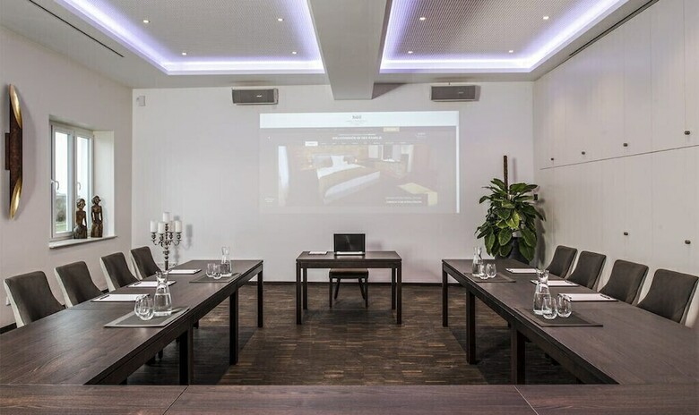 Hotel H�ll Am Main