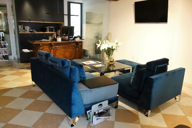 Hotel H�ll Am Main