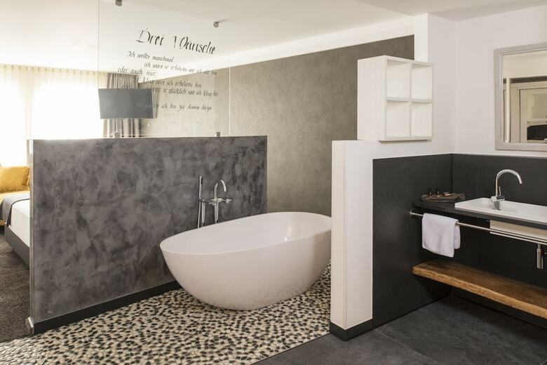 Hotel H�ll Am Main