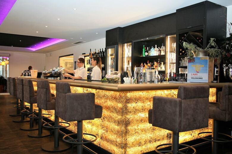Hotel H�ll Am Main