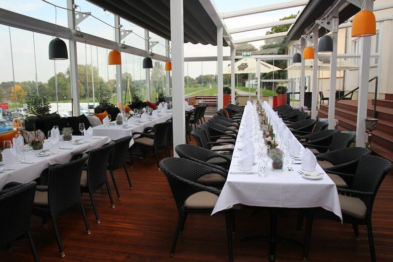 Hotel H�ll Am Main