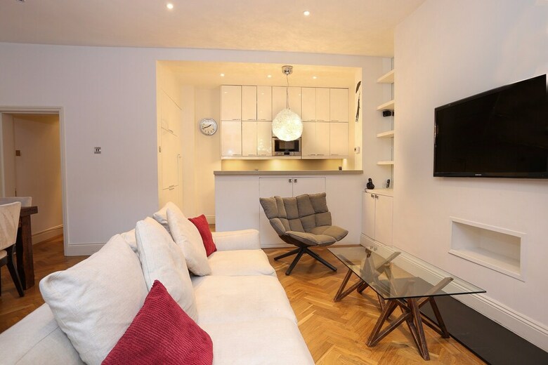 2 Bedroom Apartment In Notting Hill
