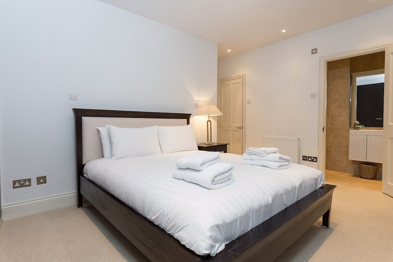 2 Bedroom Apartment In Notting Hill