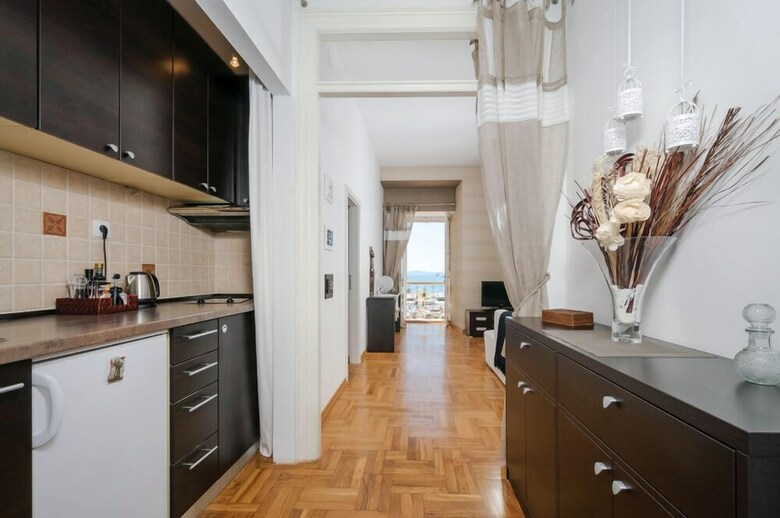 Riva And Diocletian Apartments