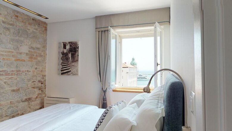 Riva And Diocletian Apartments