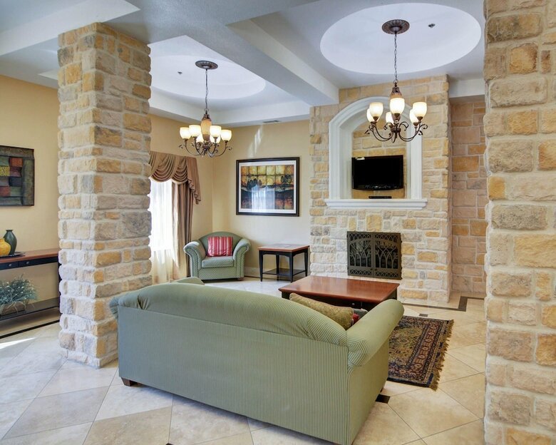 Hotel Comfort Suites