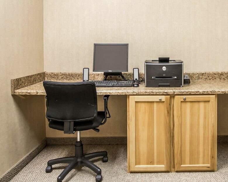 Hotel Rodeway Inn & Suites