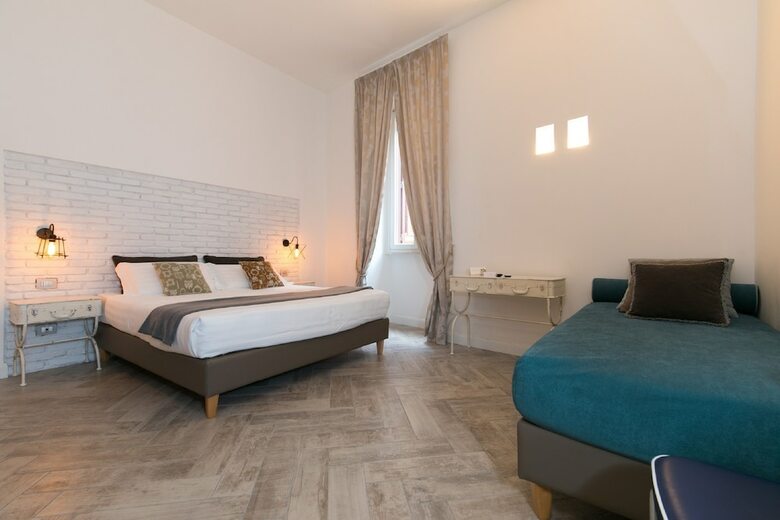 Hotel Trevi Contemporary Suite