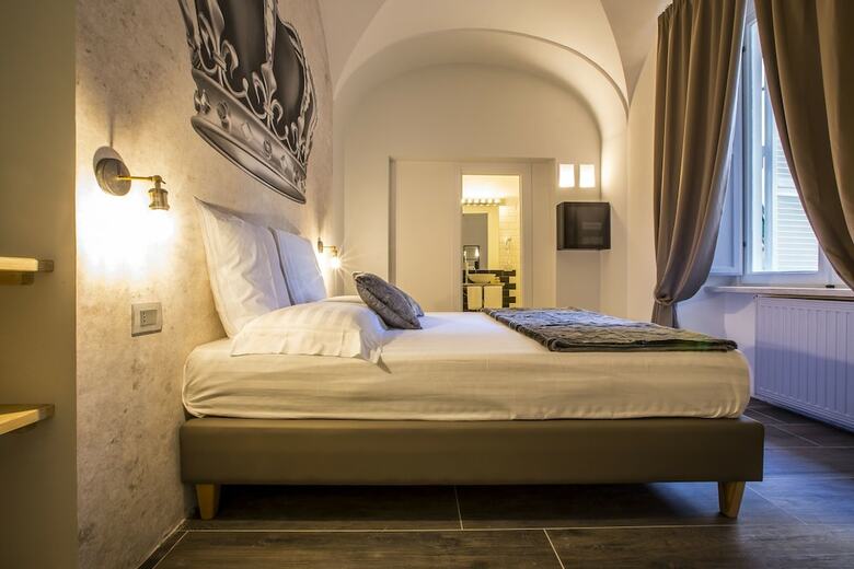 Hotel Trevi Contemporary Suite