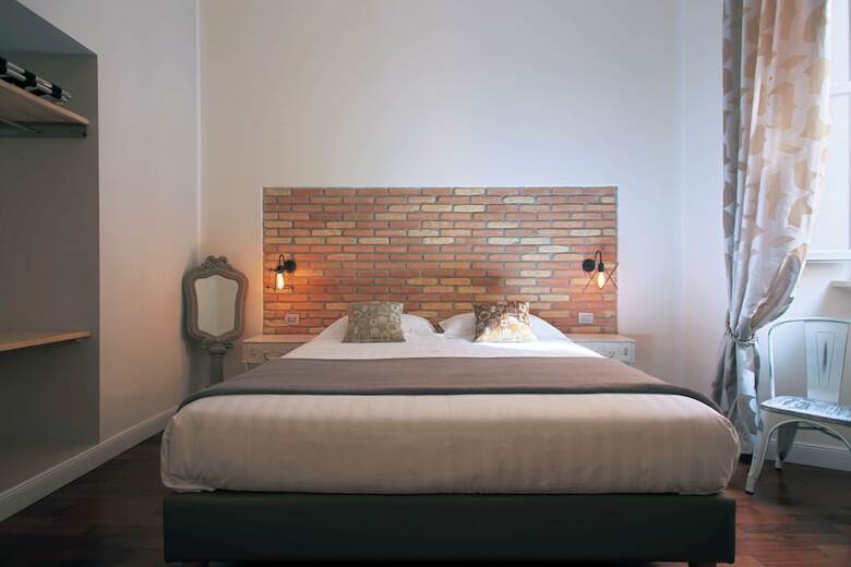 Hotel Trevi Contemporary Suite