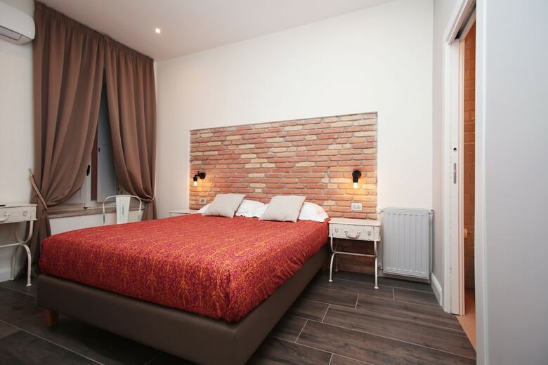 Hotel Trevi Contemporary Suite