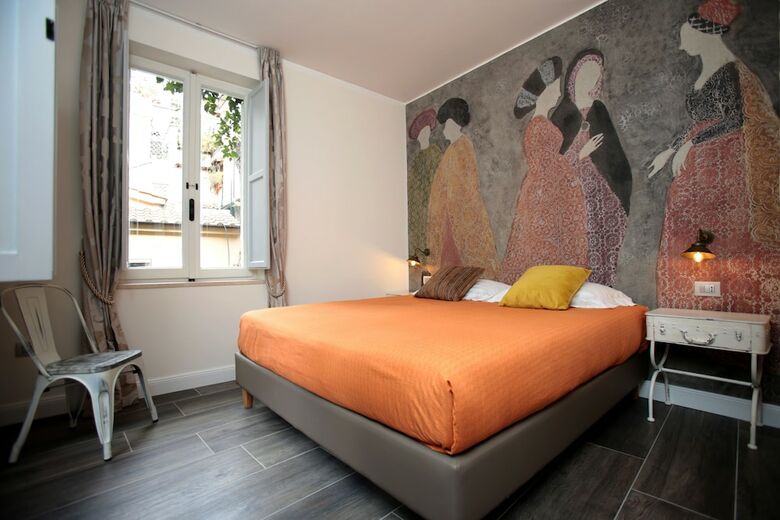 Hotel Trevi Contemporary Suite