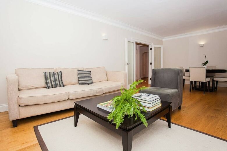 Luxury 2 Bed Mayfair Apartment