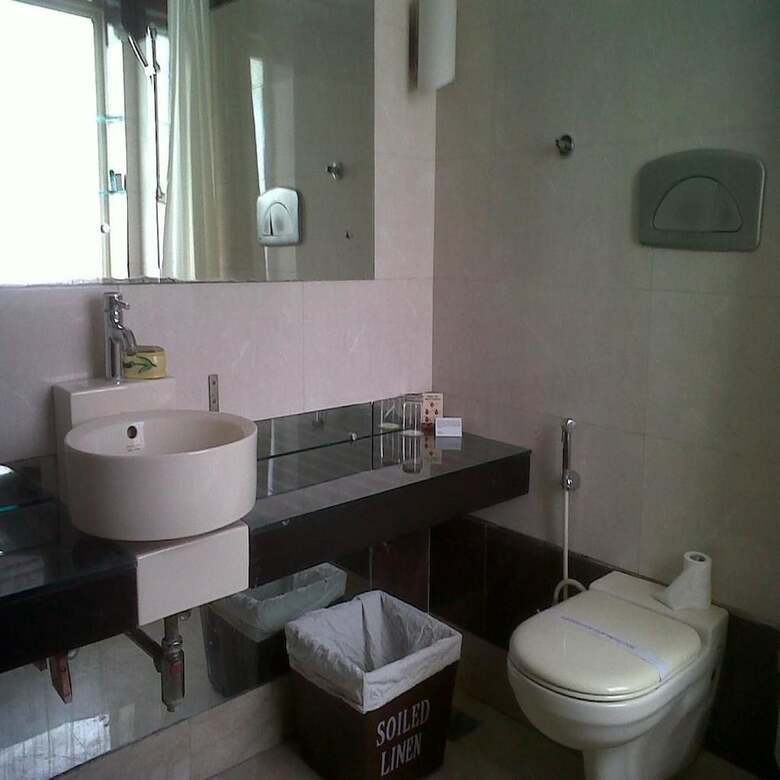 Hotel Nirvana Suites