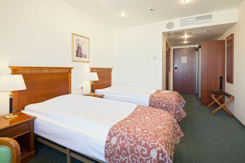 Hotel Sunflower Park