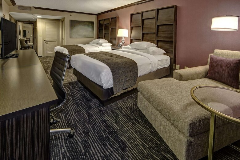 Doubletree By Hilton Hotel Decatur Riverfront