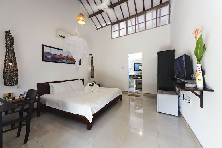 Hotel Cashew Tree Bungalow
