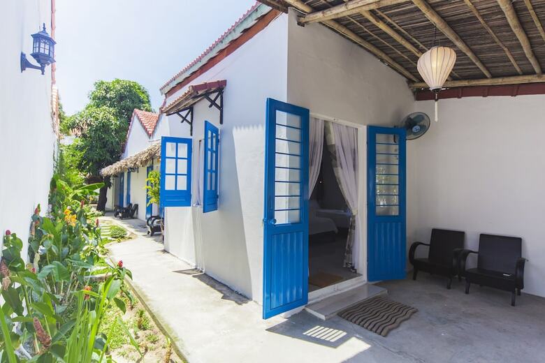 Hotel Cashew Tree Bungalow