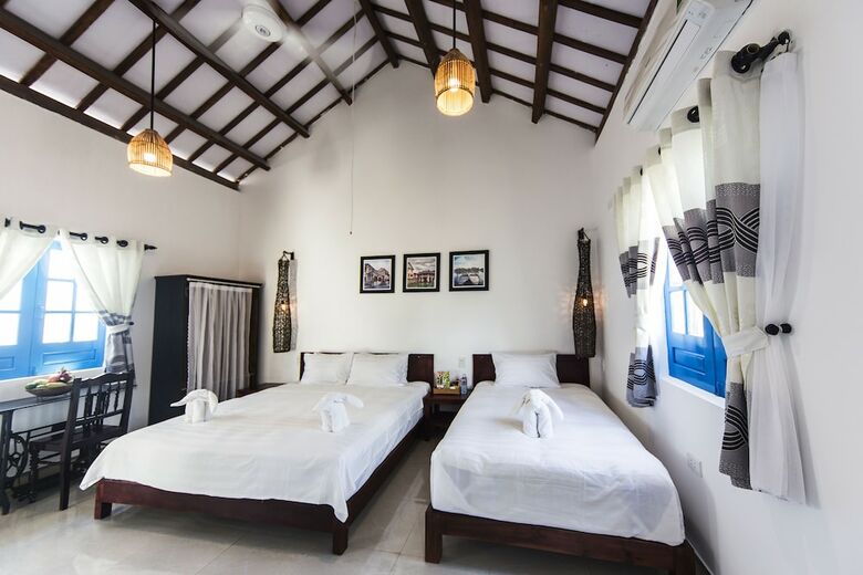 Hotel Cashew Tree Bungalow