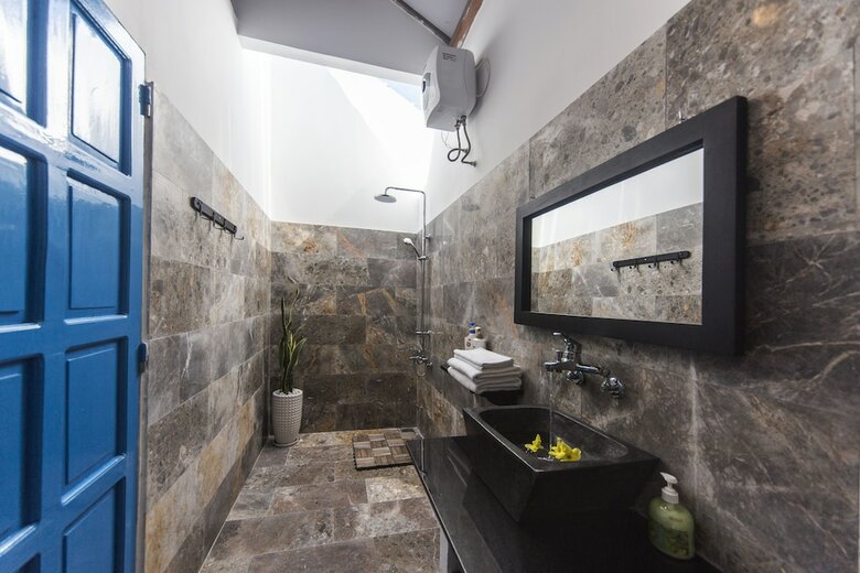 Hotel Cashew Tree Bungalow