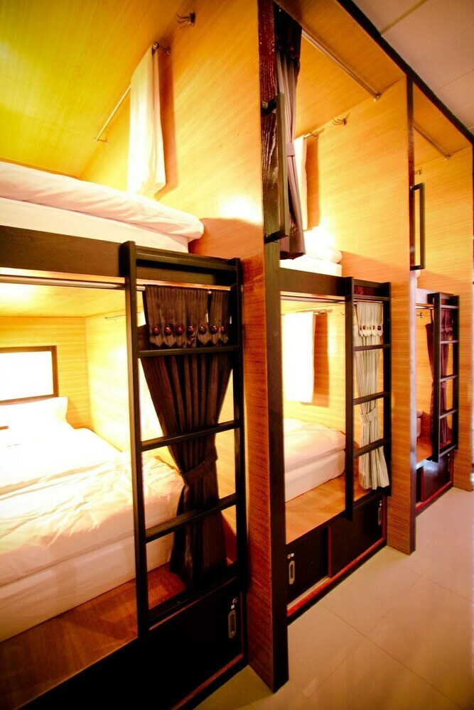 Hostal Hug Bed And Breakfast