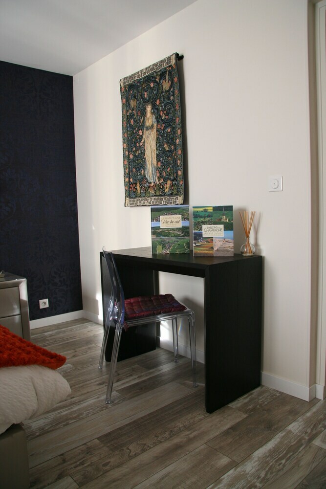 Hotel Les Suites Champenoises