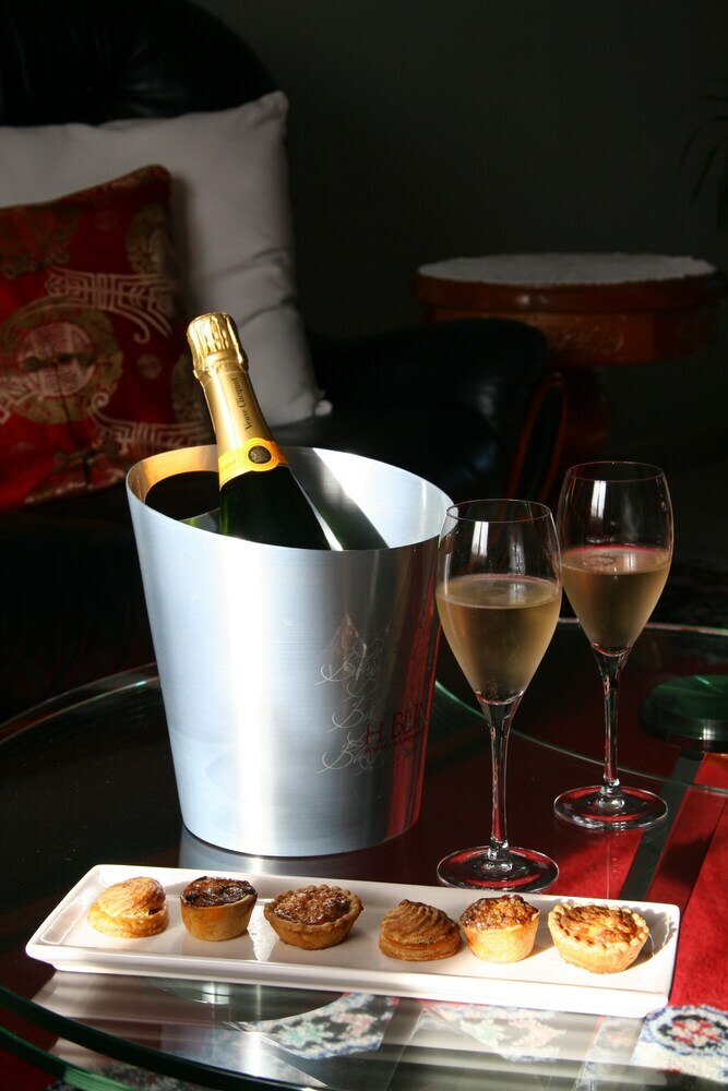 Hotel Les Suites Champenoises