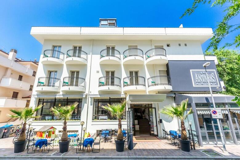 Hotel Antares