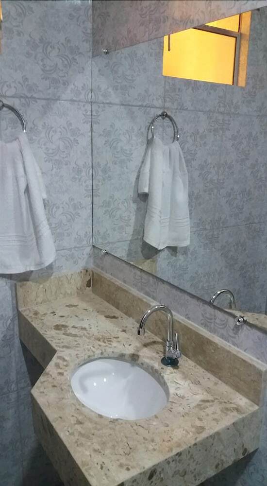 Trinity Hotel E Pousada