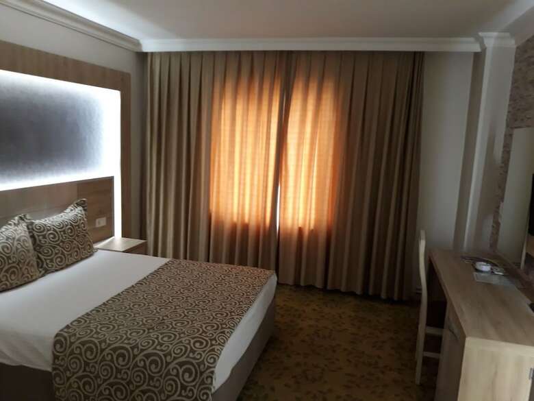 Mcg Cakmak Marble Hotel