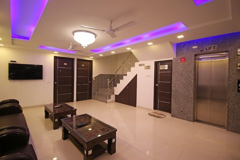 Hotel Tourist Palace