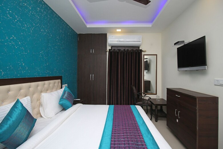 Hotel Tourist Palace