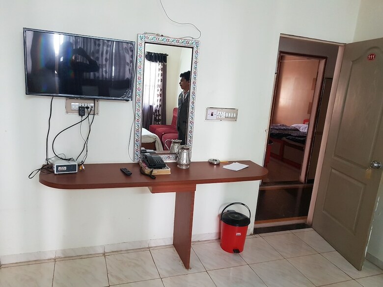 Hotel Dhruv Palace