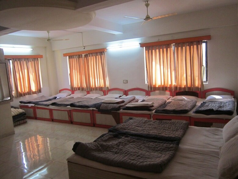 Hotel Dhruv Palace