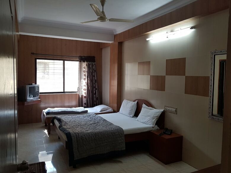 Hotel Dhruv Palace