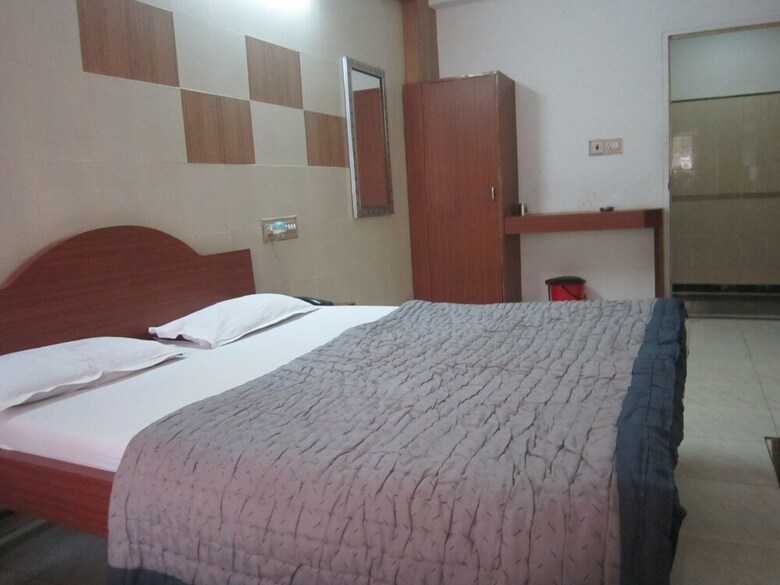 Hotel Dhruv Palace