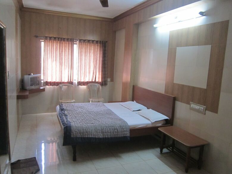 Hotel Dhruv Palace