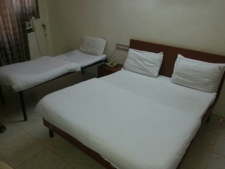 Hotel Dhruv Palace