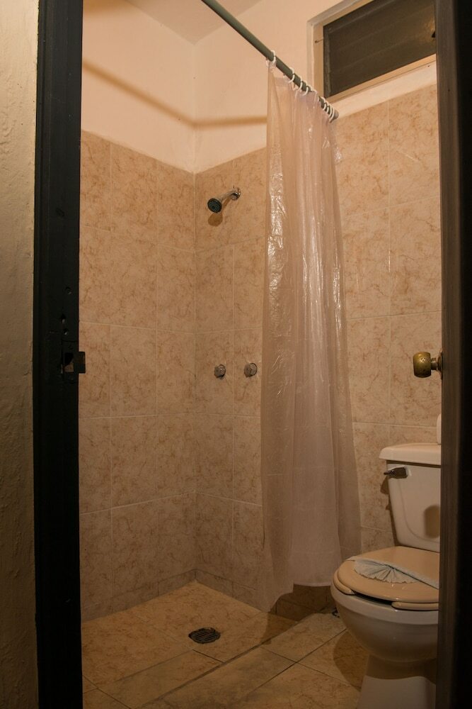 Hostal Deja Hostel Suites