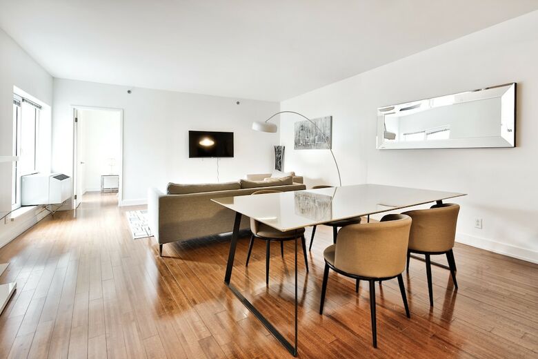 Montreal Convention Center Apartments