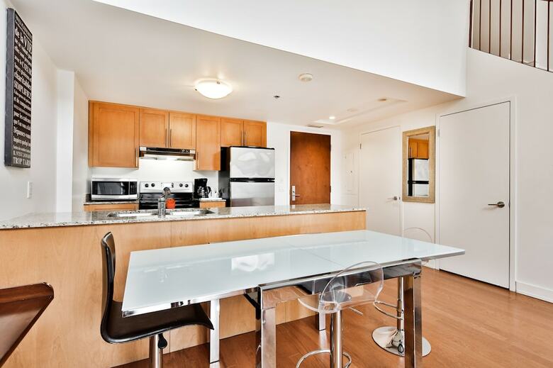 Montreal Convention Center Apartments