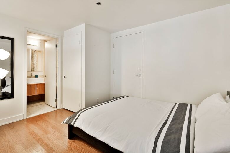 Montreal Convention Center Apartments