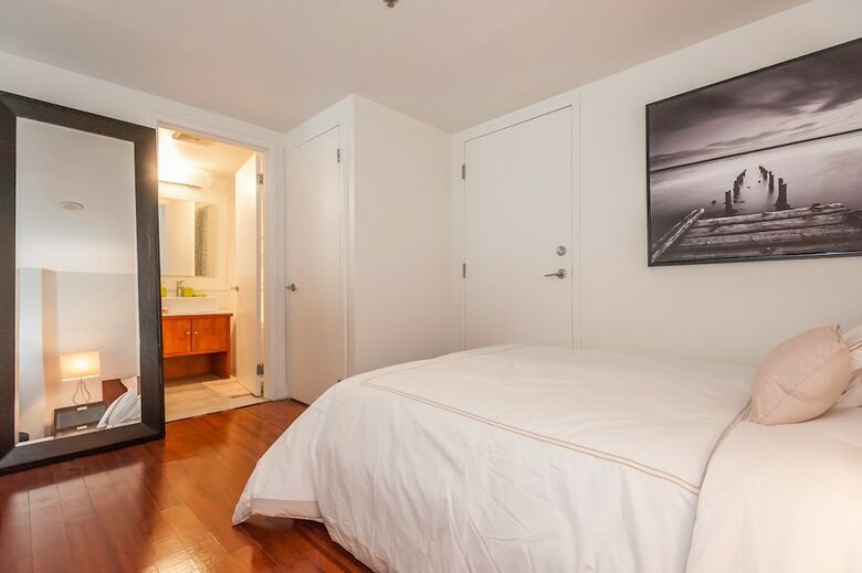 Montreal Convention Center Apartments