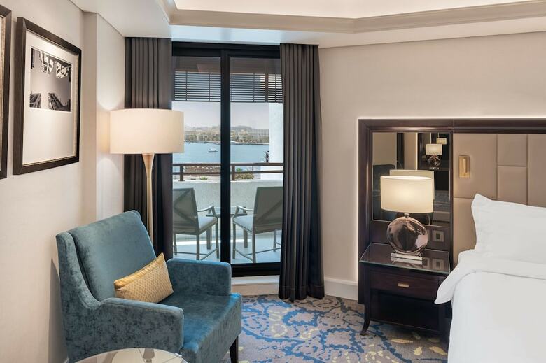 Radisson Blu Hotel, Dubai Deira Creek