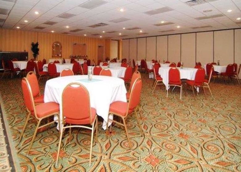 Hotel Quality Inn And Conference Center