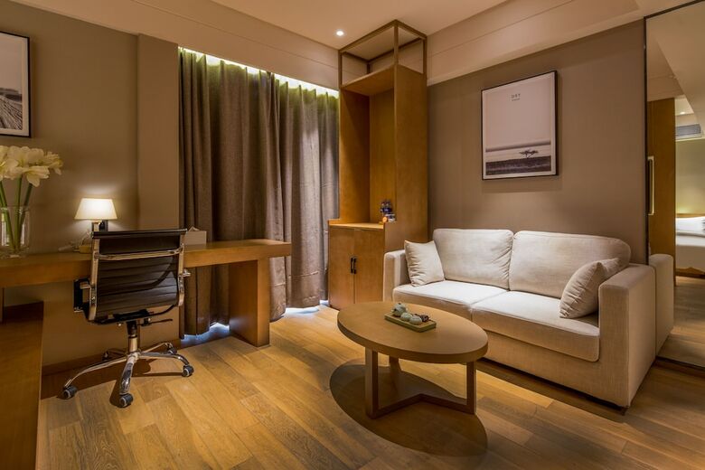 Hotel Guangdong V8 Yat House